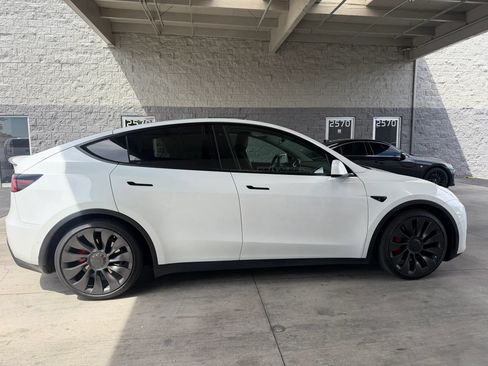 Used 2021 Tesla Model Y Performance AWD/4WD image 6