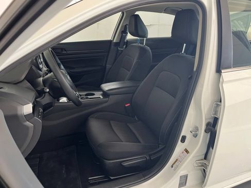 Used 2024 Nissan Altima 2.5 S FWD image 17