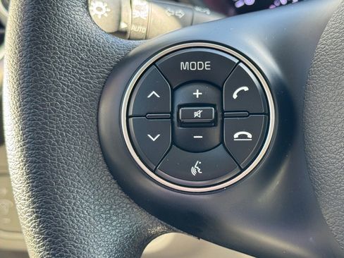 Certified 2022 Kia Soul LX w/ Technology Package image 16