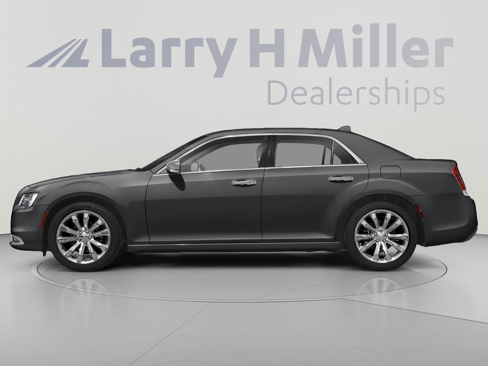 Used 2019 Chrysler 300 Touring w/ Driver Convenience Group RWD image 3