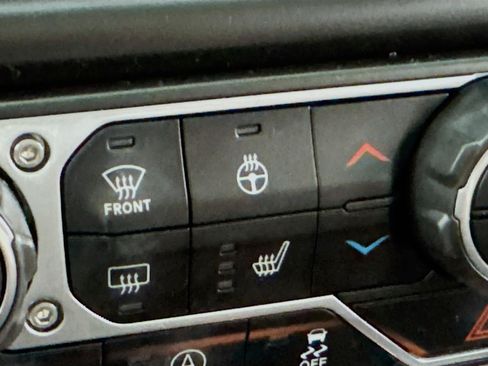Used 2022 Jeep Wrangler Unlimited Sport AWD/4WD image 3
