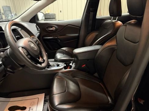 Used 2021 Jeep Cherokee Latitude Plus FWD image 14