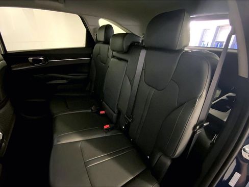 New 2025 Kia Sorento S FWD image 10