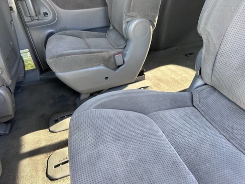 Used 2004 Toyota Sienna CE image 3