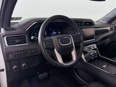 Used 2024 GMC Yukon Denali AWD/4WD image 16