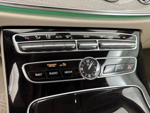 Used 2018 Mercedes-Benz E 400 4MATIC Cabriolet image 36