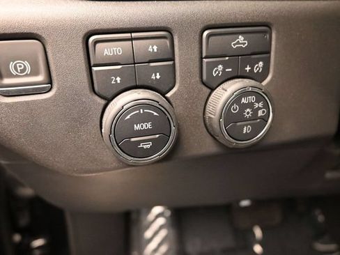 Used 2025 Chevrolet Silverado 1500 LT Trail Boss w/ Convenience Package II AWD/4WD image 22