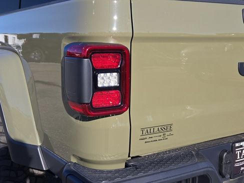 New 2025 Jeep Gladiator Sport image 8