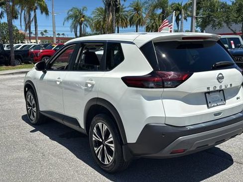 Used 2023 Nissan Rogue SV FWD image 5