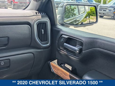 Used 2020 Chevrolet Silverado 1500 High Country w/ Technology Package AWD/4WD image 17