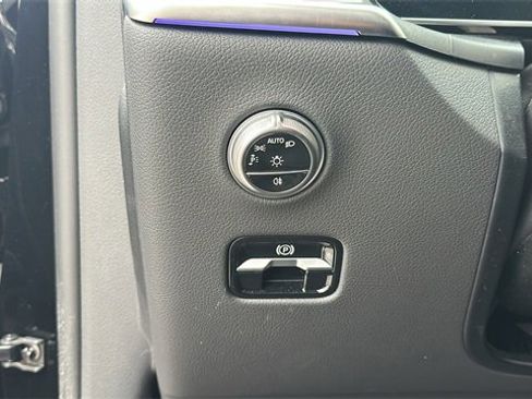 Certified 2025 Mercedes-Benz GLC 300 4MATIC image 17