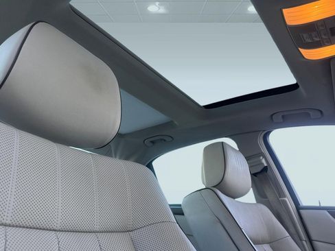 Used 2014 Mercedes-Benz E 550 E 550 Sport image 14