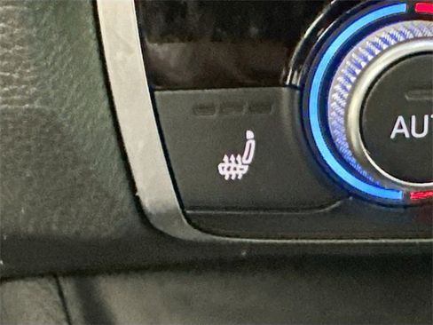 Used 2023 Audi Q3 2.0T Premium w/ Black Optic Sport Package image 17