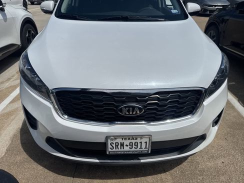Used 2020 Kia Sorento AWD V6 image 2