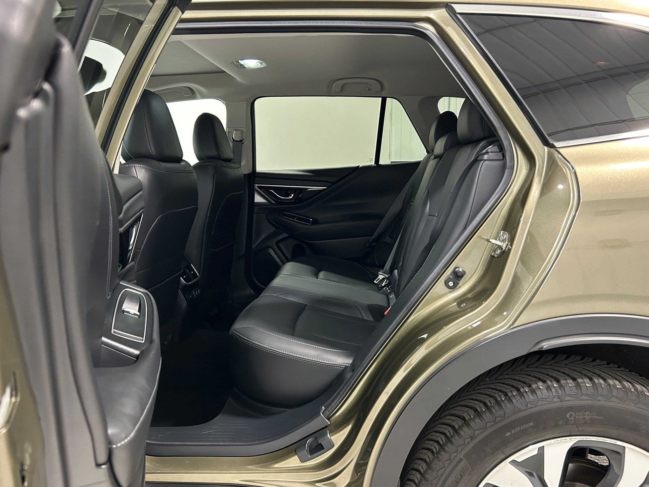 Used 2020 Subaru Outback Limited AWD/4WD image 30