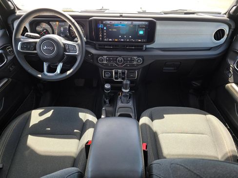 Used 2024 Jeep Wrangler Unlimited Sahara AWD/4WD image 40