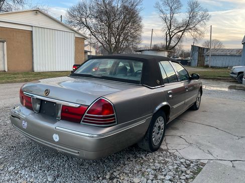 Used 2004 Mercury Grand Marquis GS image 3
