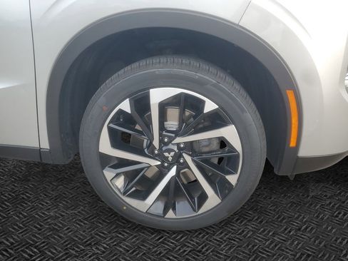 Used 2022 Mitsubishi Outlander ES FWD image 11