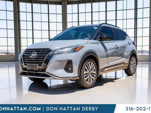 Used 2023 Nissan Kicks SR w/ SR Premium Package FWD image 1