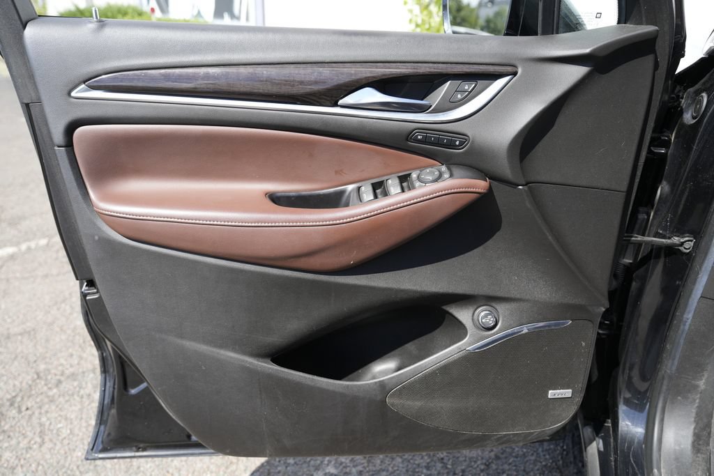Used 2020 Buick Enclave Avenir w/ Avenir Technology Package AWD/4WD image 19