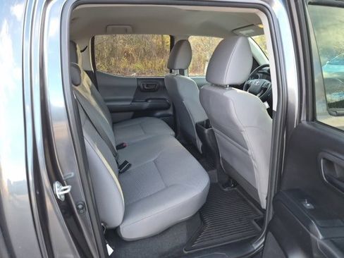 Used 2022 Toyota Tacoma SR image 15