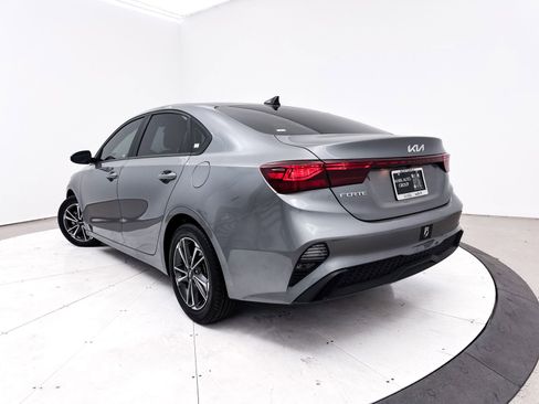 Used 2022 Kia Forte LXS image 2