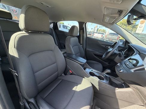 Used 2020 Chevrolet Malibu LT FWD image 34