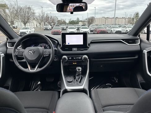 Certified 2023 Toyota RAV4 SE image 28
