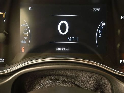 Used 2021 Jeep Grand Cherokee Laredo X AWD/4WD image 9