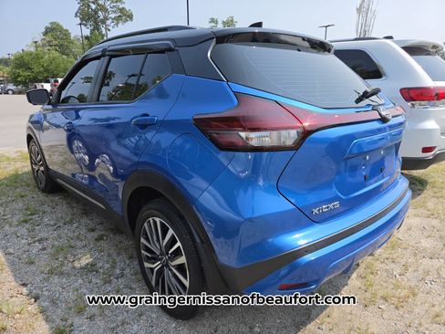 Used 2023 Nissan Kicks SR w/ SR Premium Package FWD image 10