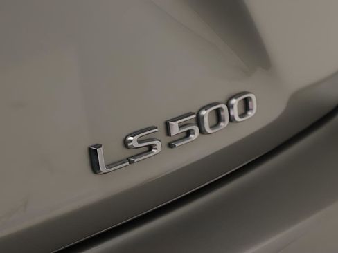 Used 2018 Lexus LS 500 w/ Interior Upgrade Package RWD image 19
