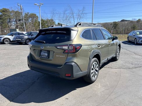 Used 2025 Subaru Outback Premium AWD/4WD image 3