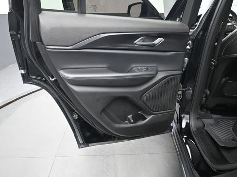 Used 2023 Jeep Grand Cherokee Altitude AWD/4WD image 14