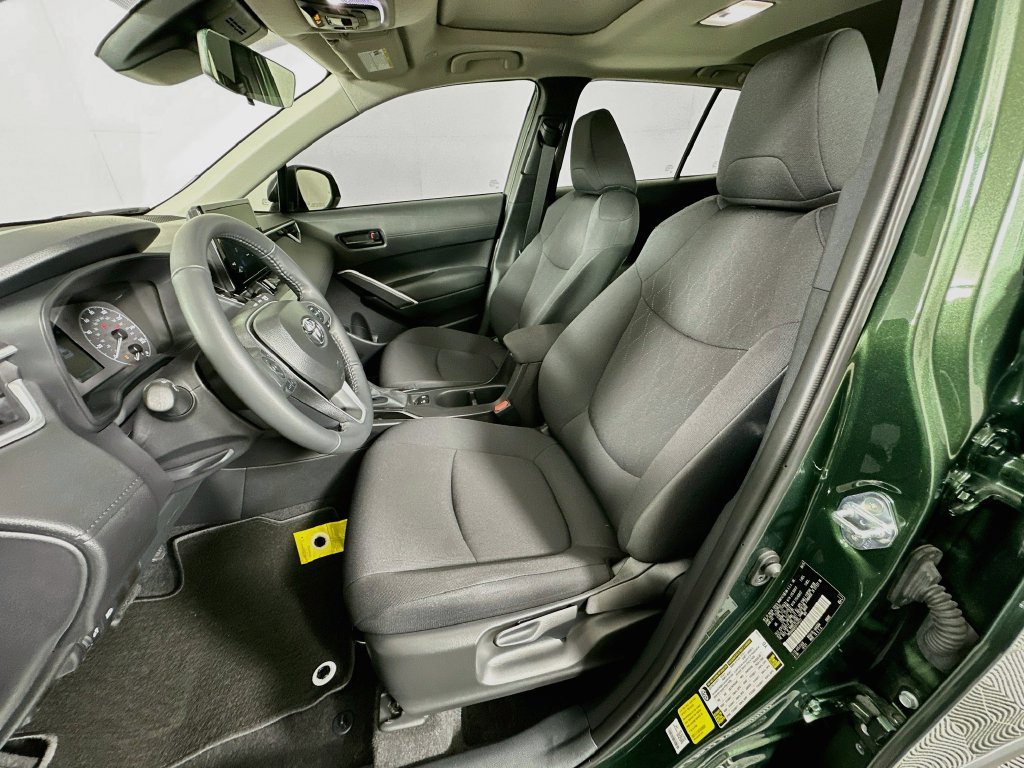 Certified 2025 Toyota Corolla Cross LE w/ Moonroof Package FWD image 20