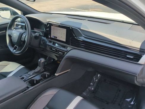 Used 2025 Toyota Camry SE FWD image 29