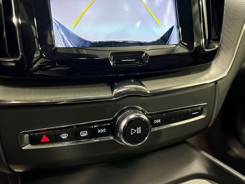 Certified 2025 Volvo XC60 B5 Plus AWD/4WD image 18