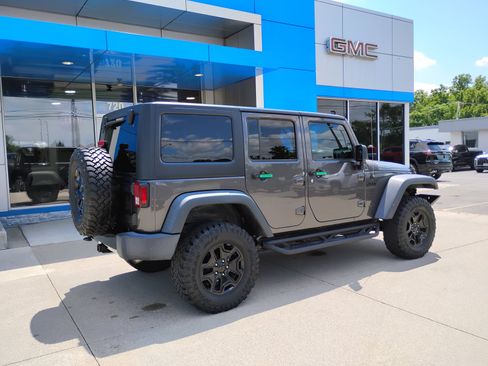 Used 2018 Jeep Wrangler Unlimited Sport AWD/4WD image 6