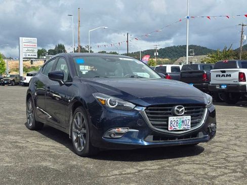 Used 2018 MAZDA MAZDA3 Grand Touring FWD image 4