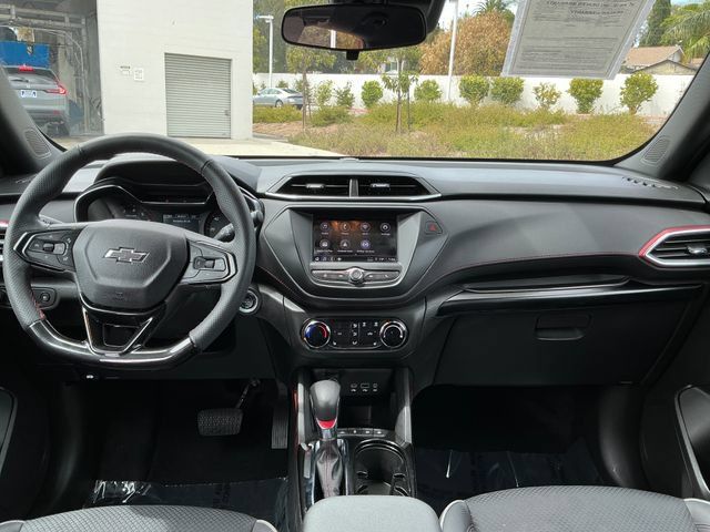 Used 2023 Chevrolet TrailBlazer RS FWD image 12