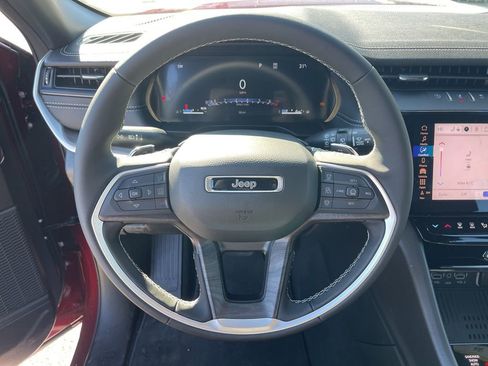 New 2026 Jeep Grand Cherokee Altitude image 12