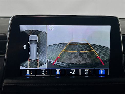 Used 2021 Chevrolet Suburban RST w/ Luxury Package image 20