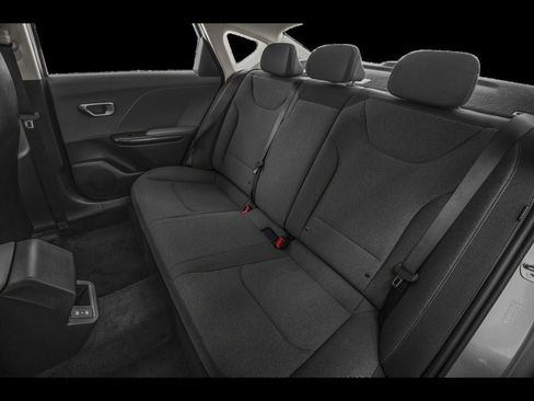 New 2025 Kia K4 LXS image 36