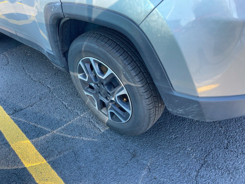 Used 2019 Jeep Compass Trailhawk AWD/4WD image 4