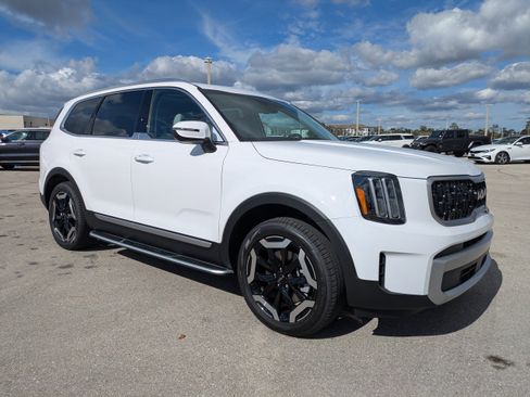 New 2025 Kia Telluride EX image 2