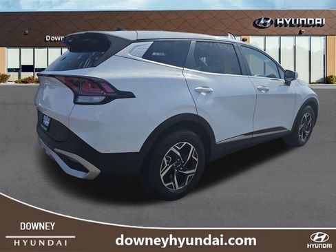 Used 2025 Kia Sportage LX FWD image 5