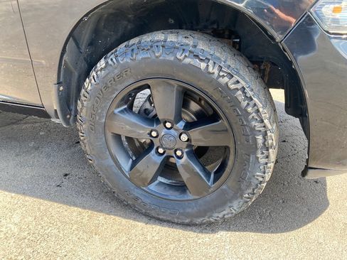 Used 2019 RAM 1500 Express w/ Wheel & Sound Group AWD/4WD image 31