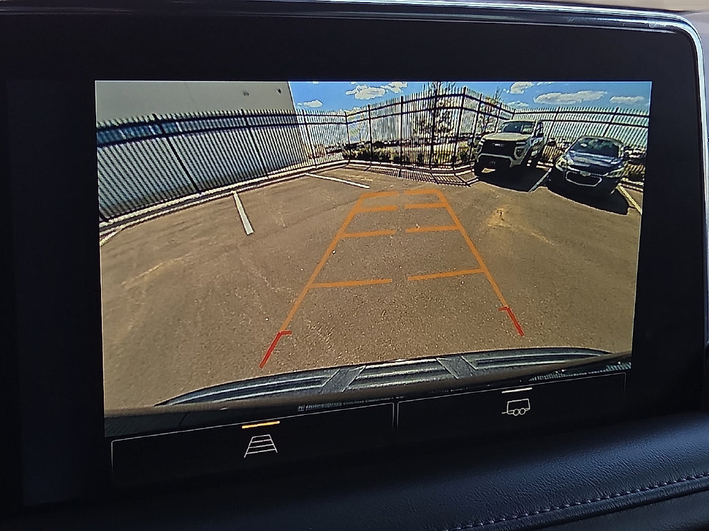 Used 2022 Chevrolet Suburban LT RWD image 21