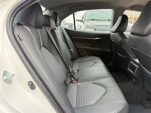 Used 2022 Toyota Corolla LE image 30