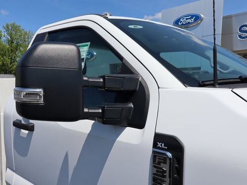 New 2025 Ford F350 XL w/ XL Chrome Package image 21