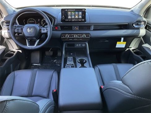 New 2025 Honda Pilot EX-L image 9